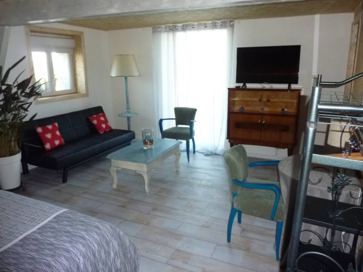 Location de vacances - Chambre d'hôtes à Aubigny-au-Bac - salon du pigeonnier avec tc 102 cm