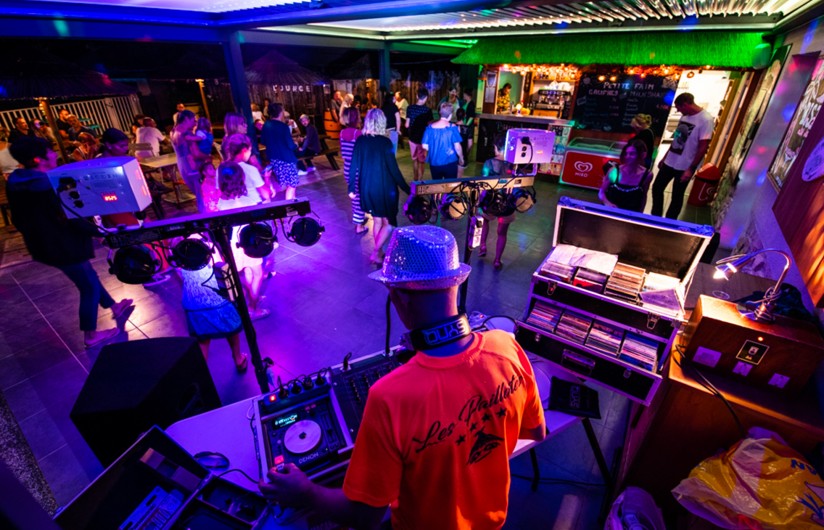 Location de vacances - Gîte à Ruoms - Soirée DJ Paillotes