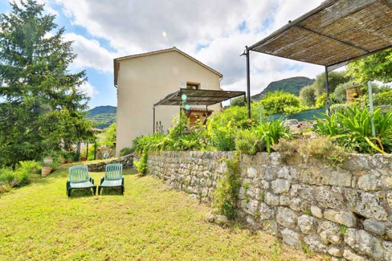 Location de vacances - Appartement à Le Bar-sur-Loup - BEAU JARDIN BIEN EXPOSE PLEIN SUD