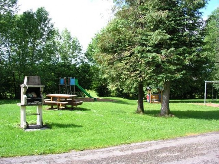 Location de vacances - Chalet à Maîche - Camping - coin barbecue