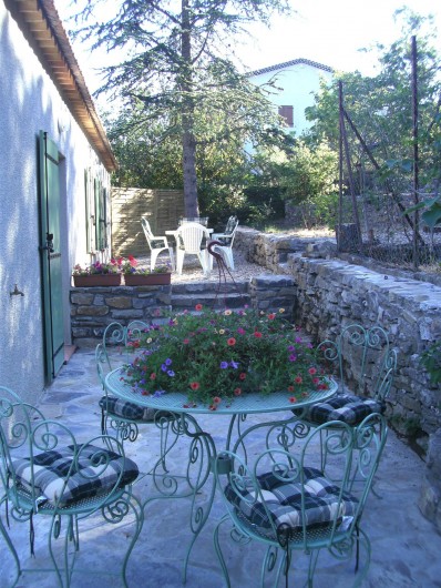 Location de vacances - Maison - Villa à Générargues - Entrée terrasse clôturée