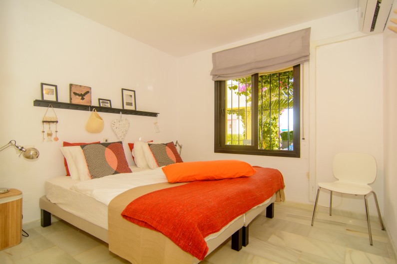 Location de vacances - Villa à Marbella - Chambre à coucher avec deux lits simples (90x200cm)