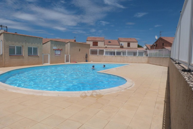 Location de vacances - Villa à Gruissan Plage - la piscine de la résidence