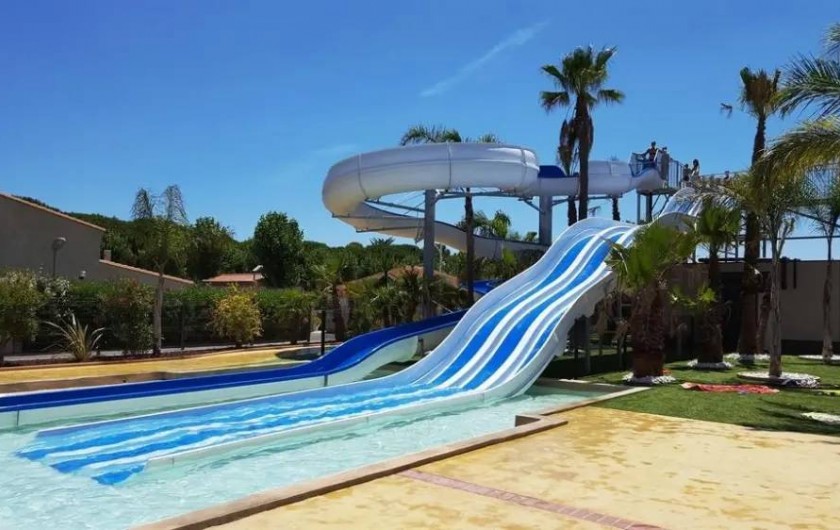 Location de vacances - Villa à Portiragnes Plage - Toboggan piscine