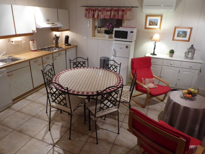 Location de vacances - Villa à Portiragnes Plage - Coin cuisine et salle à manger