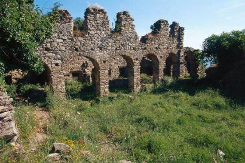 Location de vacances - Bungalow - Mobilhome à Ghisonaccia - Cuvent ruiné San' Francescu Prunelli-Albitrone (20 km)