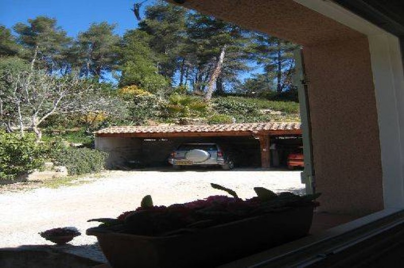 Location de vacances - Appartement à Aix-en-Provence - Abri voitures