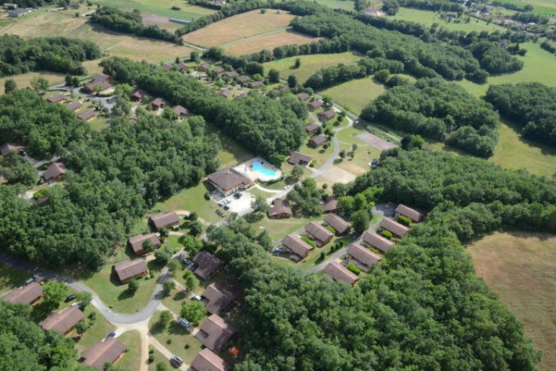 Location de vacances - Chalet à Mauroux - vue aérienne du hameau