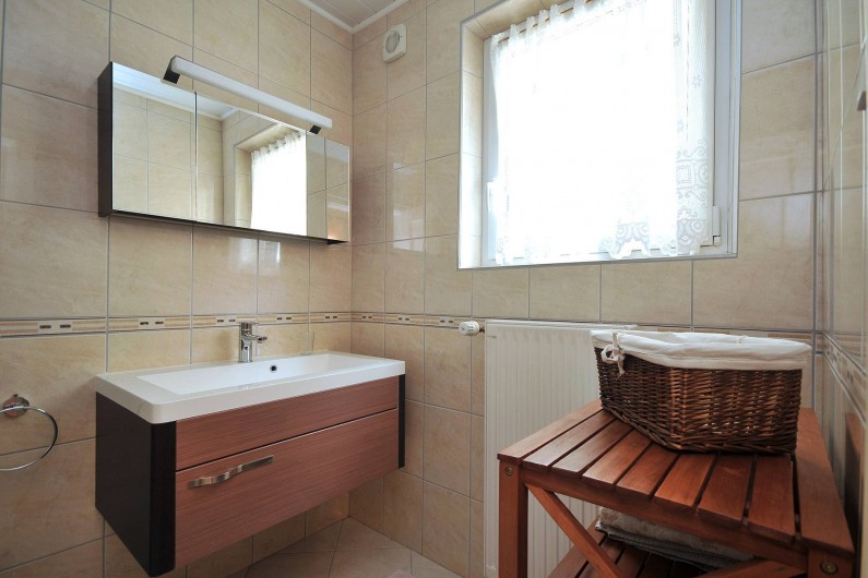 Location de vacances - Appartement à Haegen - salle de bain lavabo