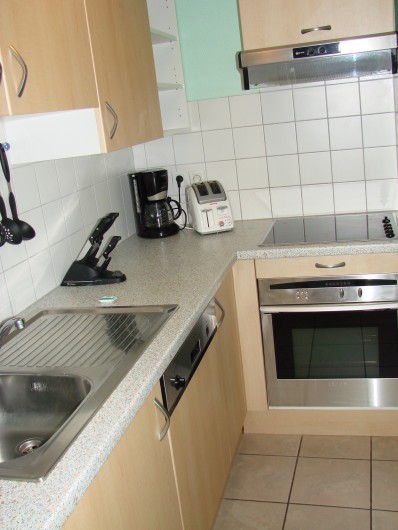 Location de vacances - Appartement à Guchen - Four - Lave vaisselle - grille - pain - cafetière d'un autre appartement