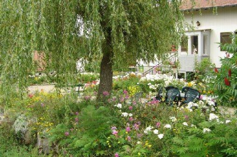 Location de vacances - Maison - Villa à Ban-sur-Meurthe-Clefcy - Entée fleurie