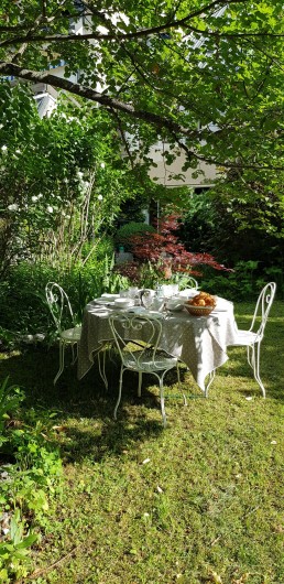 Location de vacances - Maison - Villa à Villard-de-Lans - Ambiance petit déjeuner - jardin 1