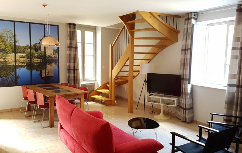 Location de vacances - Appartement à Villefranche-de-Rouergue - Séjour salon et salle à manger