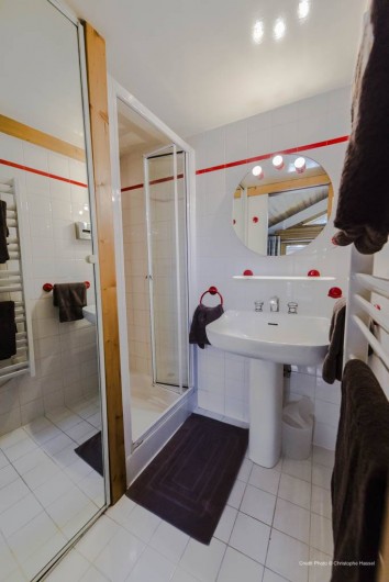 Location de vacances - Chalet à Val-d'Isère - Salle de bain chambre 3