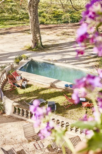 Location de vacances - Mas à Uchaux - La piscine bassin, l'eau vient directement de la source donc elle est fraiche !