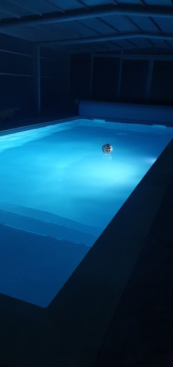 Location de vacances - Gîte à Maubec - Piscine couverte et chauffée