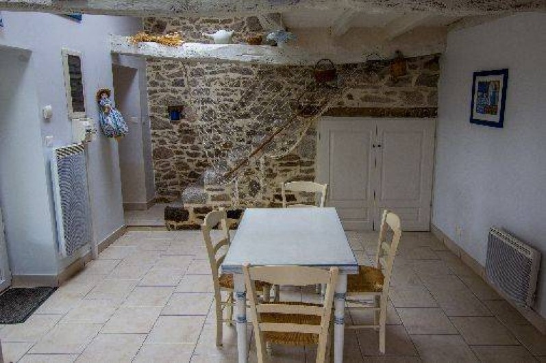 Location de vacances - Gîte à Montfaucon-Montigné - cuisine côté jardin