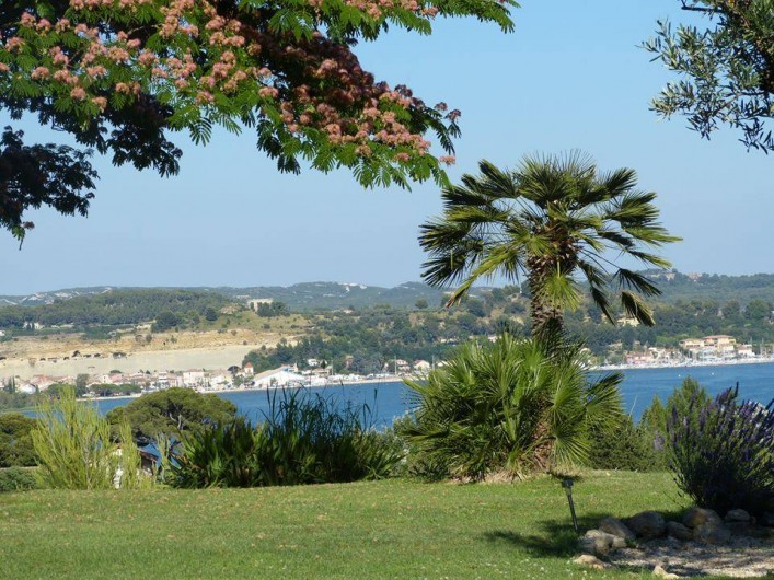 Location de vacances - Villa à Istres - Vue sur l'étang de Berre