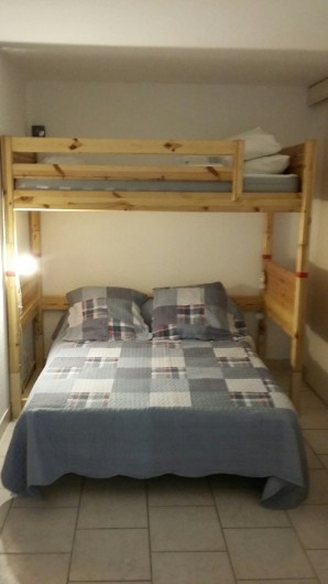 Location de vacances - Appartement à Saint-Aygulf - Chambre adultes et ou Enfants (3) avec lit superposé