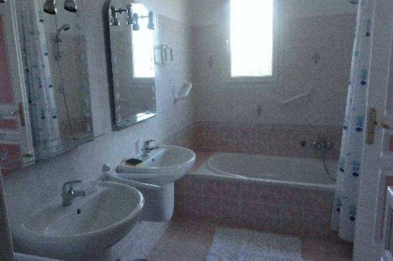 Location de vacances - Villa à Pietrosella - salle de bain suite parentale