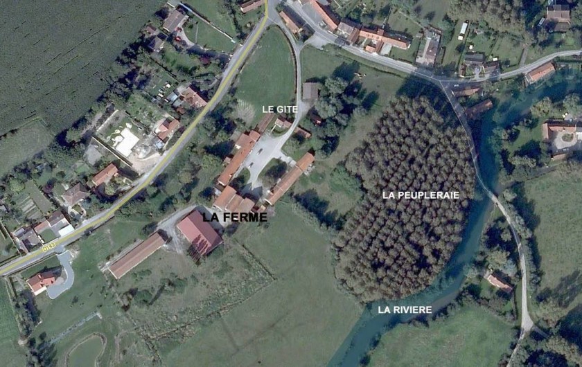 Location de vacances - Gîte à Berck - Vue satellite de la ferme, du gîte, de la peupleraie et de la rivière.