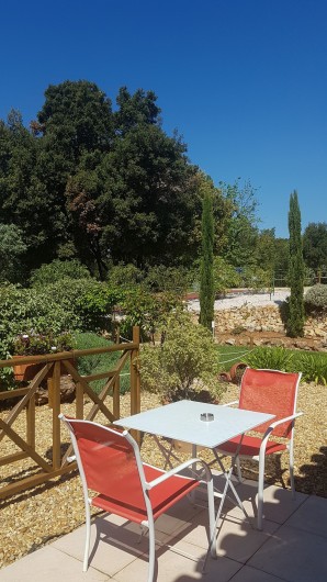 Location de vacances - Chambre d'hôtes à Lorgues - Les terrasses des chambres