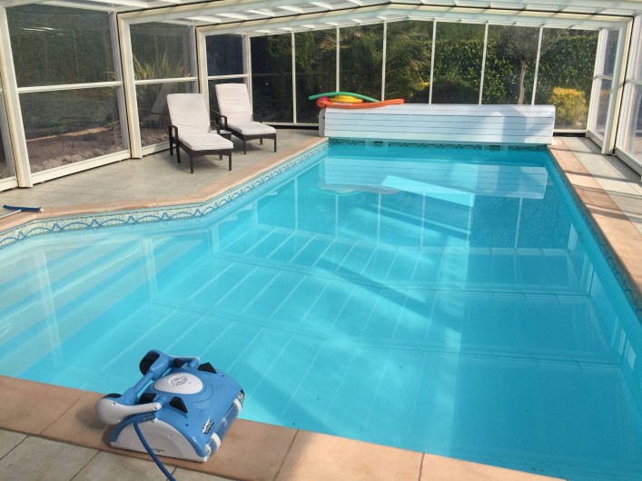 Location de vacances - Villa à Muret - La piscine sous l'abri