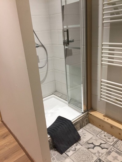 Location de vacances - Appartement à Sainte-Foy-Tarentaise - Salle de bain chambre N°4