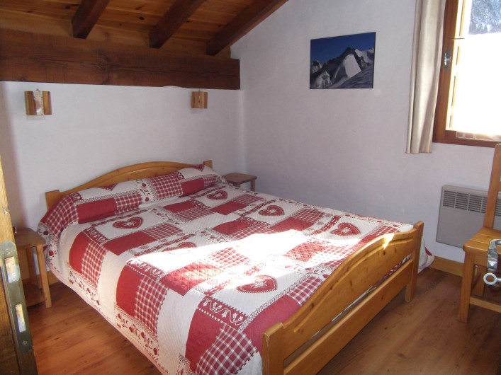 Location de vacances - Chalet à Champagny-en-Vanoise - Chambre à l'étage avec lit en 140X190