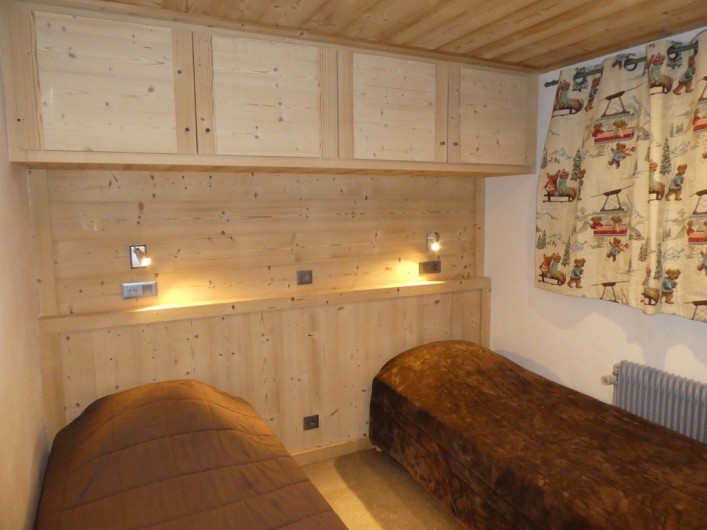 Location de vacances - Appartement à Méribel - Triolets - Chambre 3 lits simples