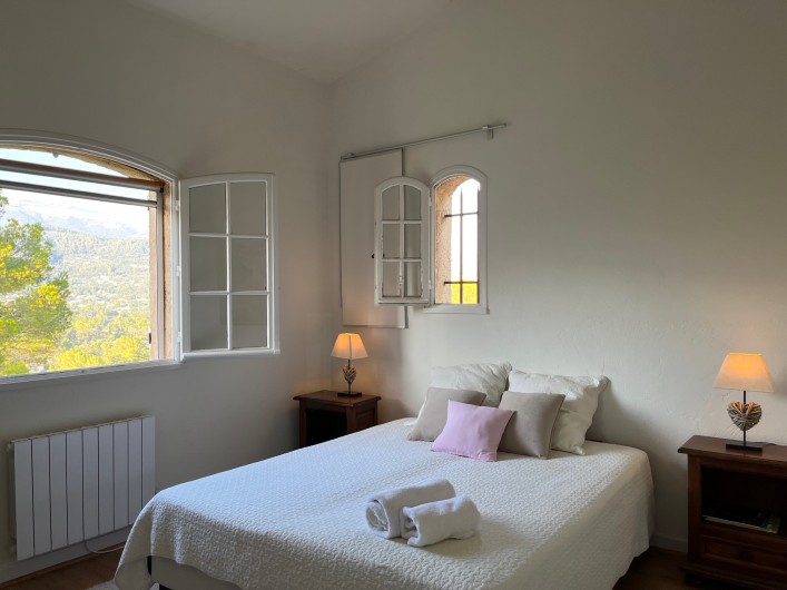 Location de vacances - Villa à Peymeinade - chambre 2  1er étage