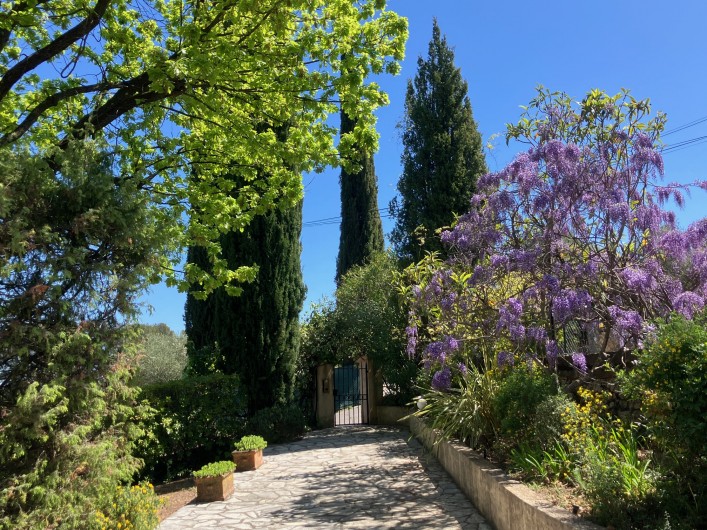 Location de vacances - Villa à Peymeinade - entrée propriété