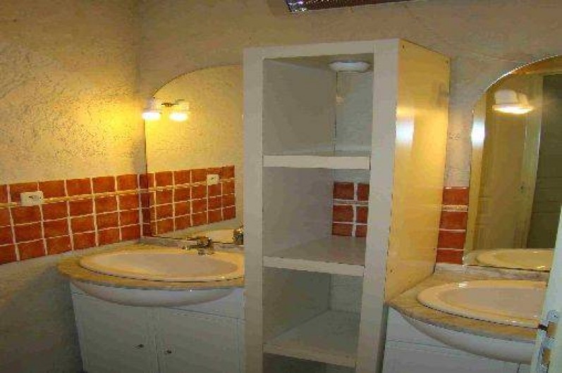 Location de vacances - Appartement à Cavalaire-sur-Mer - Salle de bain appartement soleil