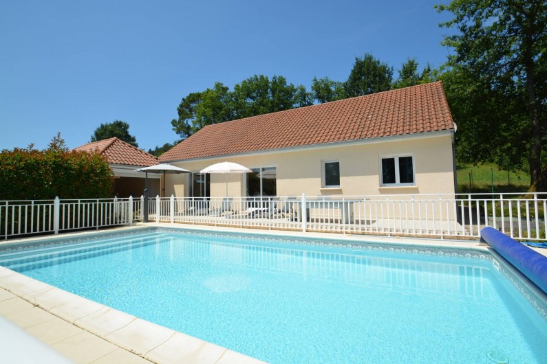 Location de vacances - Gîte à Cublac - La Roseraie avec sa piscine privée chauffée de 10 x 5 m