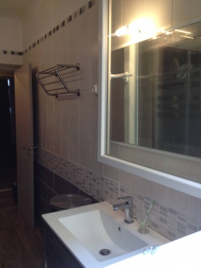 Location de vacances - Appartement à Sarlat-la-Canéda - salle de bains