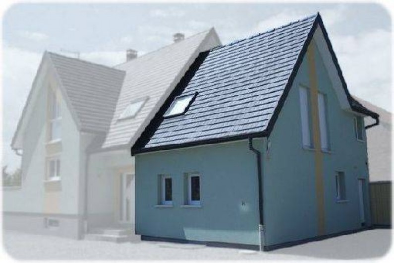 Location de vacances - Gîte à Logelheim - A gauche en grisé la maison de vos hôtes. A droite en clair le gîte