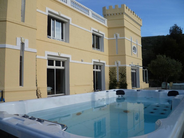 Location de vacances - Villa à Marseille - Le jacuzzi/spa de nage