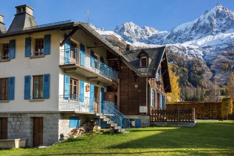 Location de vacances - Chalet à Chamonix-Mont-Blanc - Façade Ouest du chalet