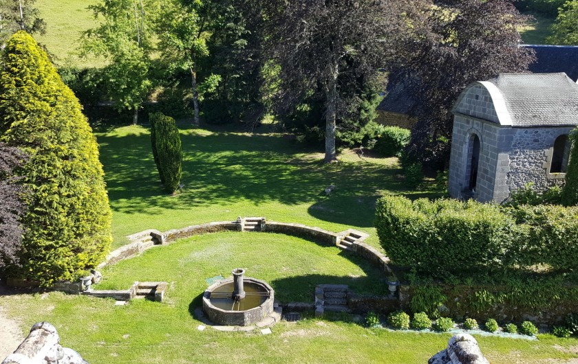 Location de vacances - Gîte à Aurillac - La Fontaine et la Chapelle du Parc
