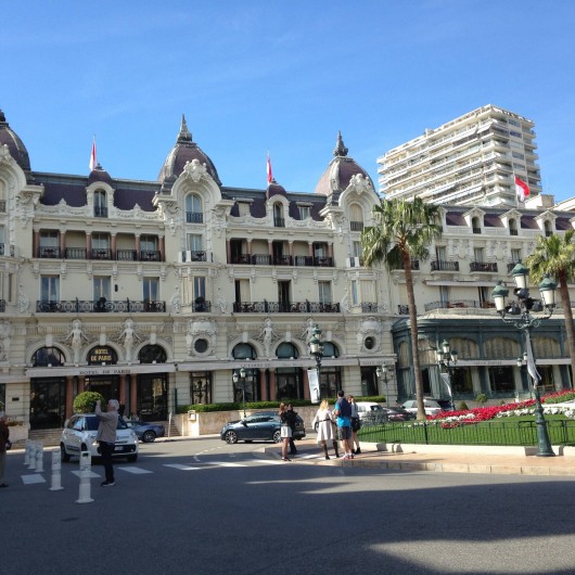 Location de vacances - Appartement à Monaco-Ville - HOTEL DE PARIS à côté  du Casino de Monaco  15 Minutes à pied
