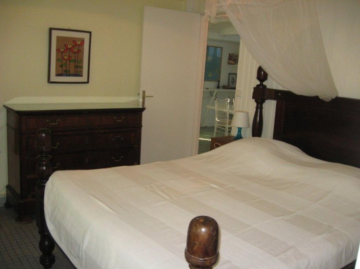 Location de vacances - Villa à Saint-François - Chambre avec lit 160 x 200 climatisée, salle de bain et Wc