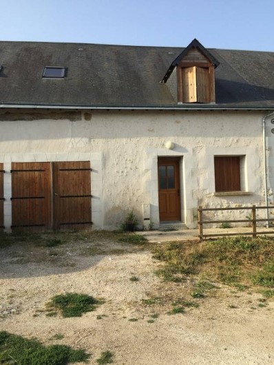 Location de vacances - Maison - Villa à Souvigny-de-Touraine - Façade de la maison : Grange restaurée à l'ancienne