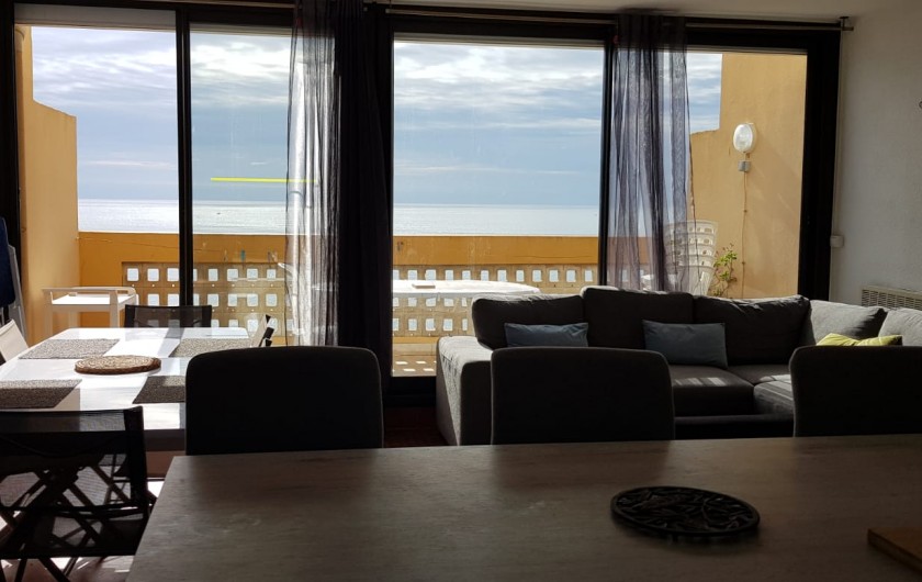 Location de vacances - Appartement à Le Barcarès - vue mer de la cuisine