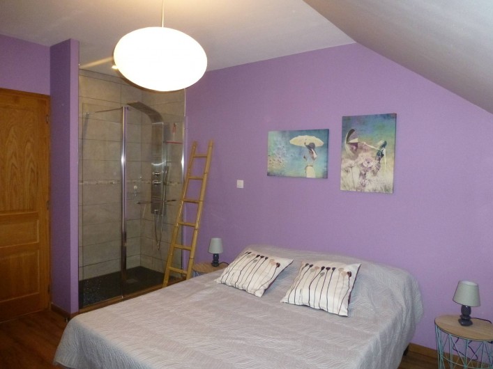 Location de vacances - Gîte à Essômes-sur-Marne - chambre (lit de 160) avec douche spacieuse