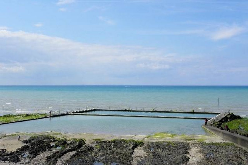 Location de vacances - Appartement à Saint-Pair-sur-Mer - Piscine d'eau de mer gratuite de Saint pair sur mer