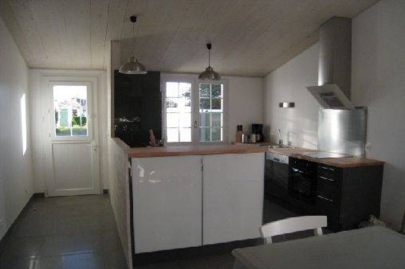 Location de vacances - Maison - Villa à Saint-Clément-des-Baleines - cuisine americaine dans villa du phare privative 3 chambres