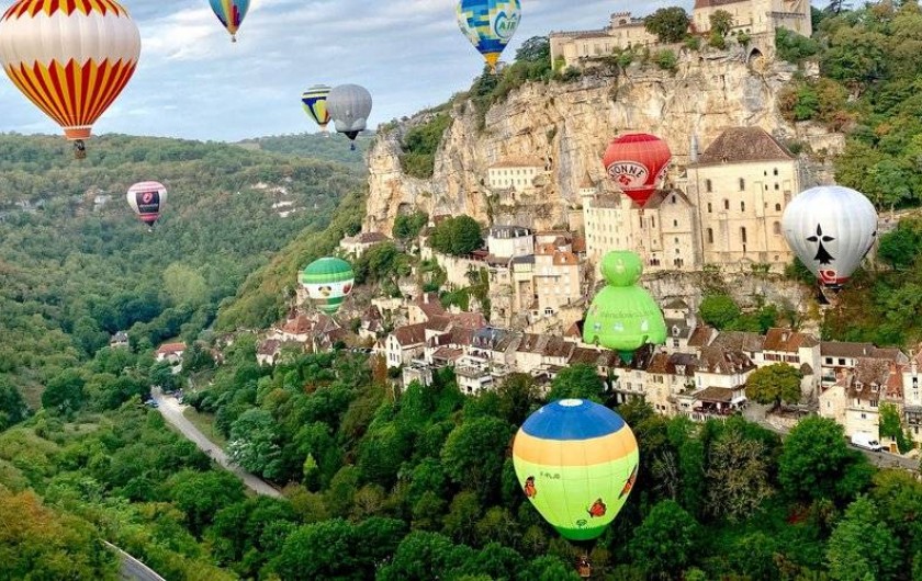 Location de vacances - Gîte à Turenne - vol en montgolfière à Rocamadour