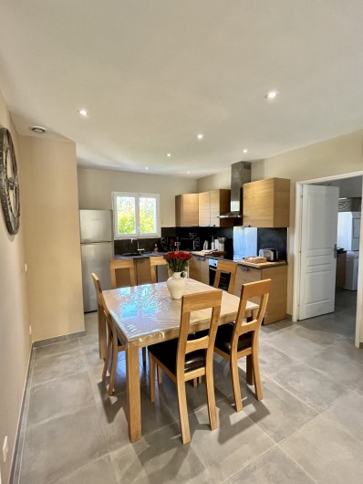 Location de vacances - Villa à Pernes-les-Fontaines - Cuisine équipée et salle à manger