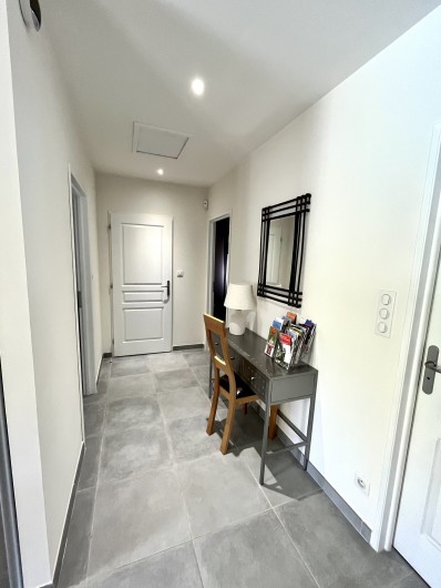 Location de vacances - Villa à Pernes-les-Fontaines - Dégagement - couloir