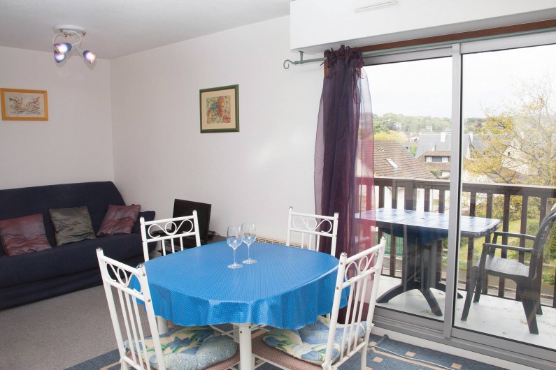 Location de vacances - Appartement à Villers-sur-Mer - Séjour et balcon avec vue dégagée